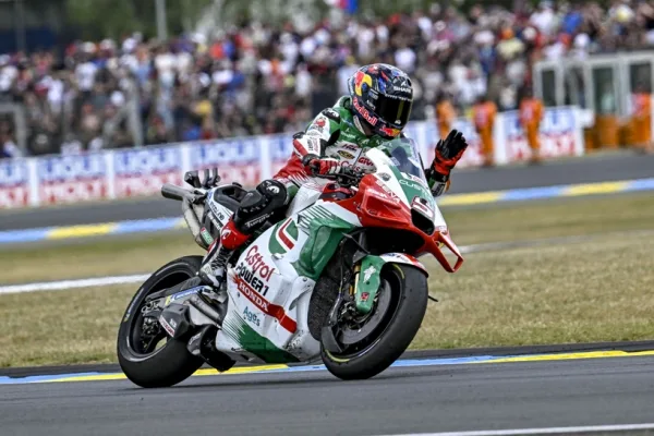 Zarco TMR Village Castrol