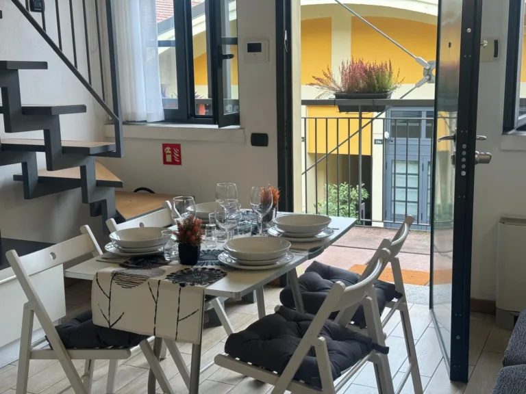 romana loft milano sud zona soggiorno pranzo
